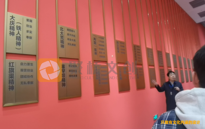 如何設(shè)計一座黨建館，使其具備獨特的特色呢？
