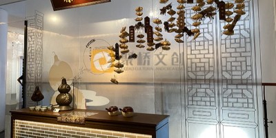 紅色紀(jì)念館展示內(nèi)容中，如何進(jìn)行人物塑造與故事敘述？